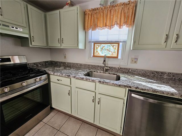 19 Black Walnut Drive, Coventry, RI 02816