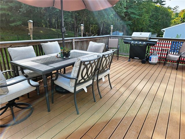 19 Black Walnut Drive, Coventry, RI 02816