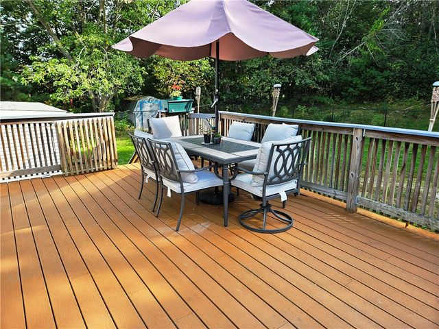 19 Black Walnut Drive, Coventry, RI 02816