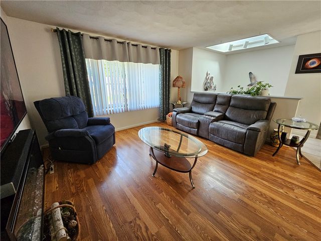 19 Black Walnut Drive, Coventry, RI 02816