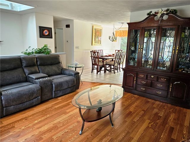 19 Black Walnut Drive, Coventry, RI 02816