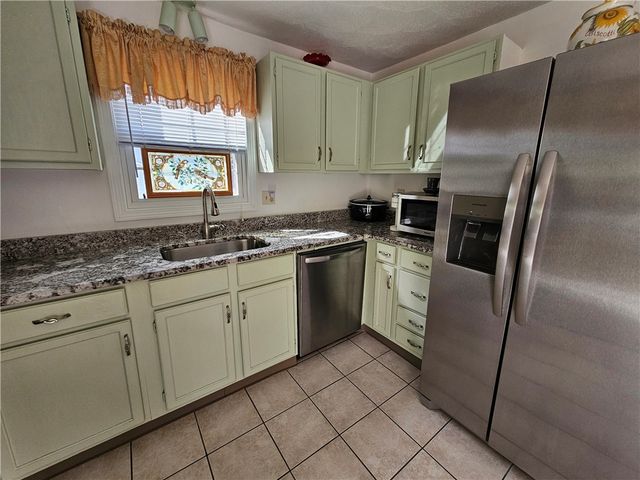 19 Black Walnut Drive, Coventry, RI 02816