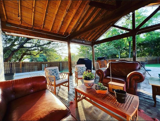 108 Bob White Avenue, Weatherford, TX 76086