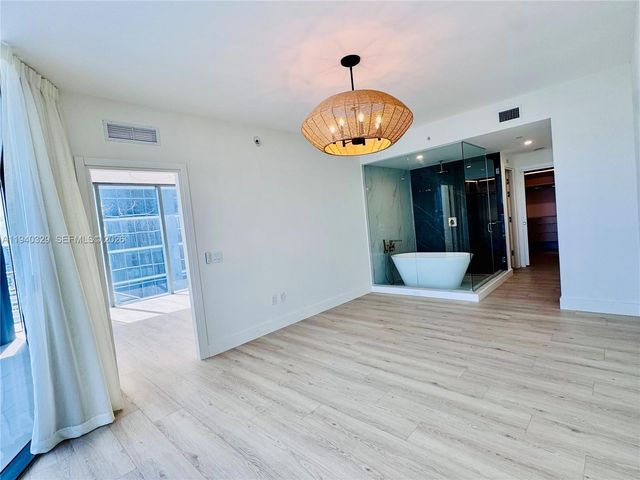 700 NE 24th St 2507, Miami, FL 33137