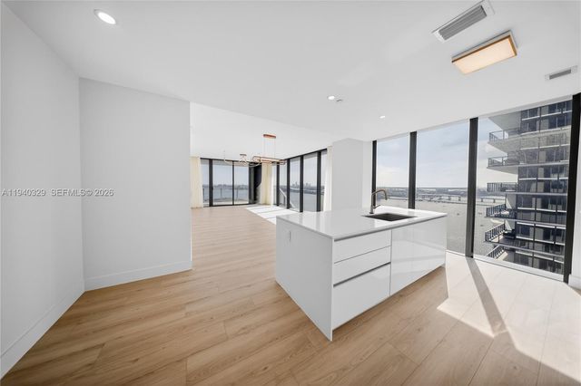 700 NE 24th St 2507, Miami, FL 33137