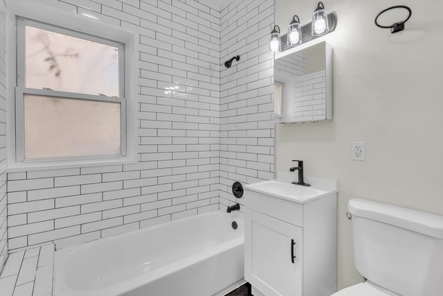 43 N Menard Avenue, Chicago, IL 60644