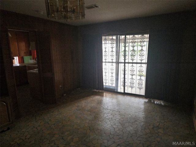 1058 PELHAM Street, Montgomery, AL 36104