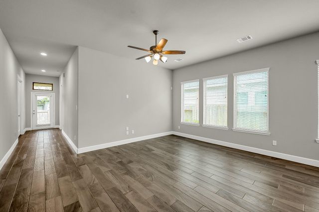 328 Rise Lane, Montgomery, TX 77316