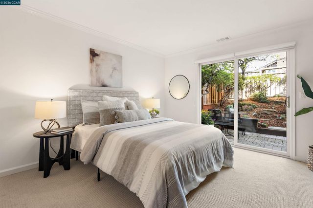 49 Starview Dr, Oakland, CA 94618