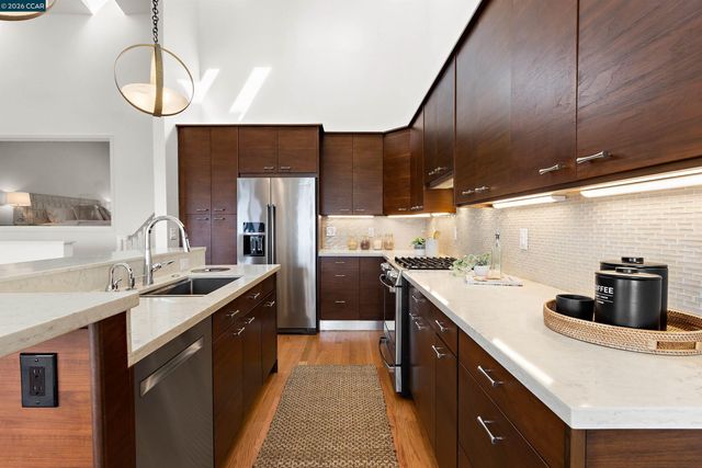 49 Starview Dr, Oakland, CA 94618