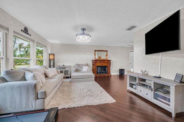 4167 Russell Street, Jupiter, FL 33469