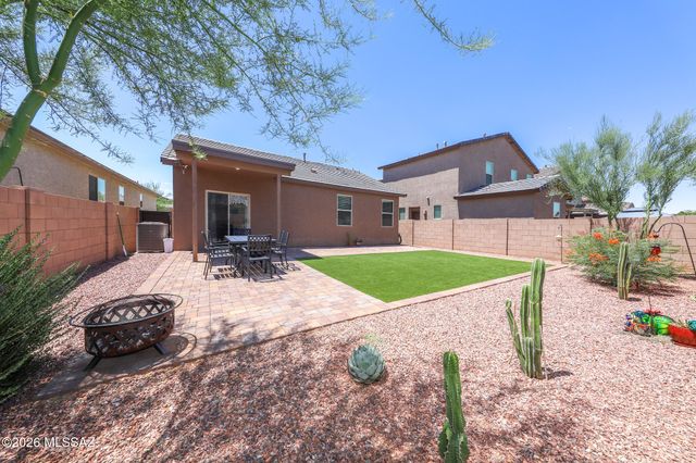 7136 W Vineridge Drive, Tucson, AZ 85757