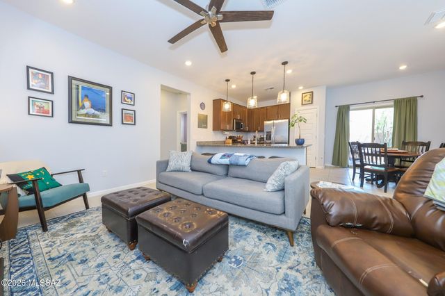 7136 W Vineridge Drive, Tucson, AZ 85757