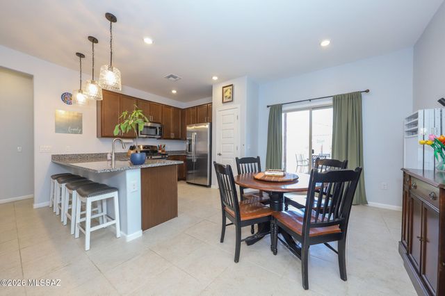 7136 W Vineridge Drive, Tucson, AZ 85757