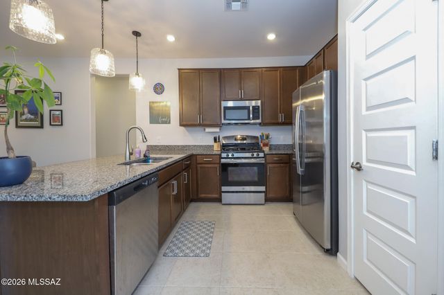 7136 W Vineridge Drive, Tucson, AZ 85757