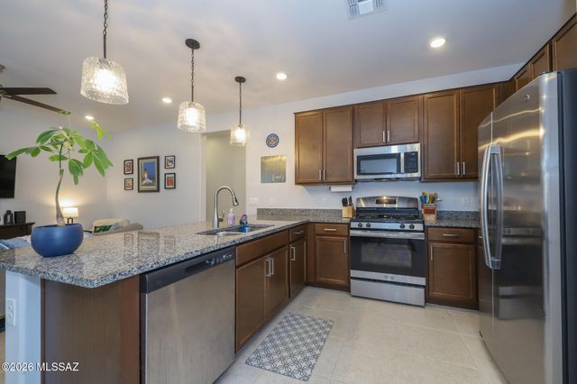 7136 W Vineridge Drive, Tucson, AZ 85757