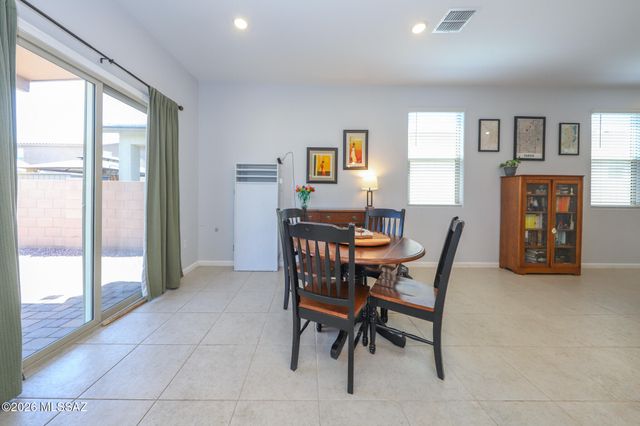 7136 W Vineridge Drive, Tucson, AZ 85757