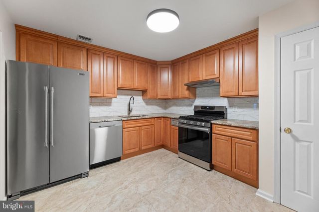 107 FOREST DR, Piscataway, NJ 08854