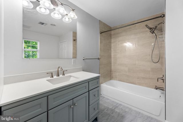 107 FOREST DR, Piscataway, NJ 08854