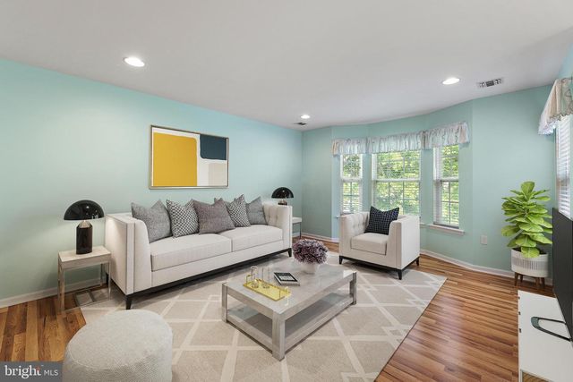 107 FOREST DR, Piscataway, NJ 08854