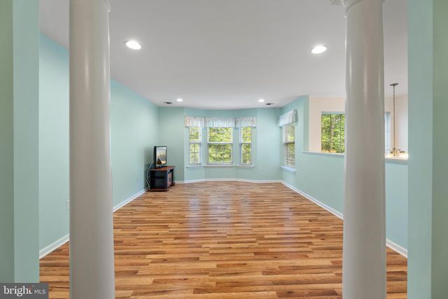 107 FOREST DR, Piscataway, NJ 08854