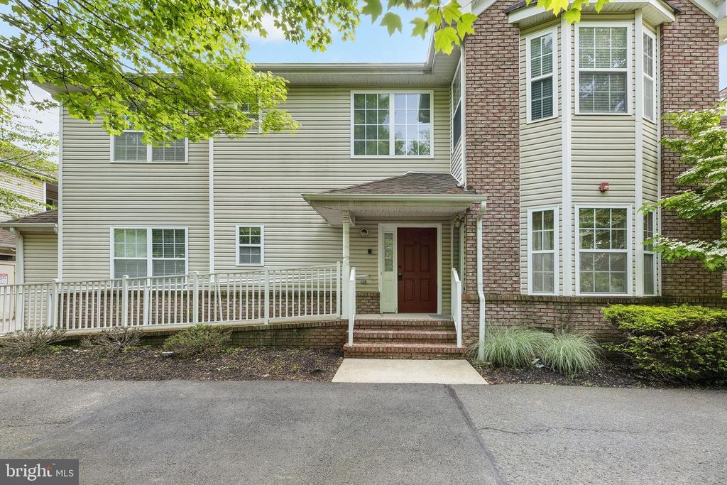 107 FOREST DR, Piscataway, NJ 08854