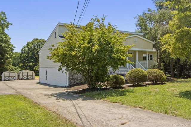 83 Smith Road, Poughkeepsie, NY 12603