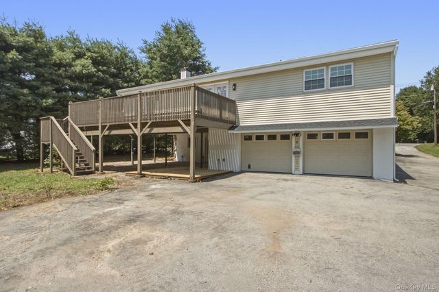 83 Smith Road, Poughkeepsie, NY 12603