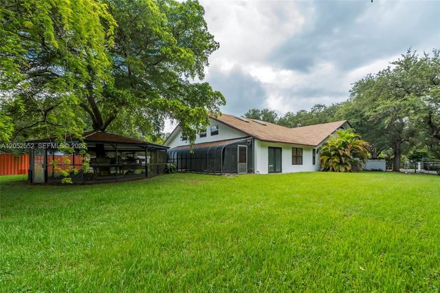 18180 SW 66th St, Southwest Ranches, FL 33331