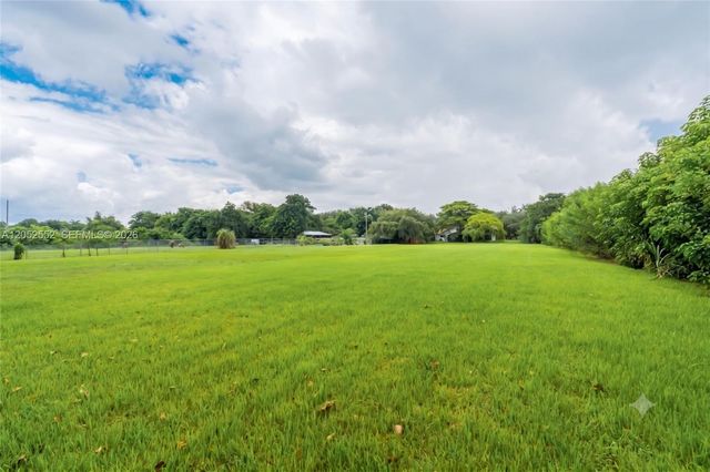 18180 SW 66th St, Southwest Ranches, FL 33331