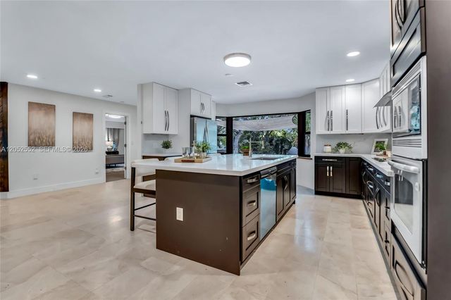 18180 SW 66th St, Southwest Ranches, FL 33331