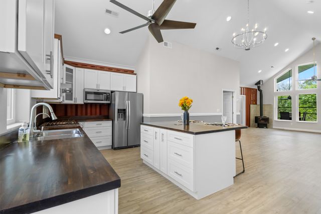 210 Patricia Cir, Indian Mound, TN 37079