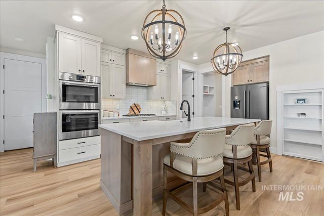 2543 S Via Privada Lane, Boise, ID 83716