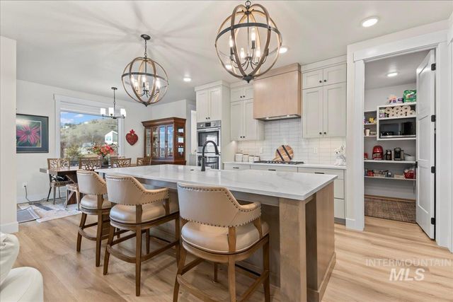 2543 S Via Privada Lane, Boise, ID 83716