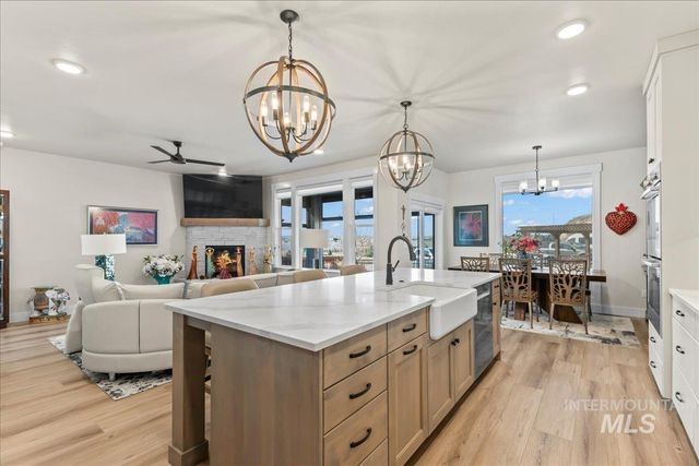 2543 S Via Privada Lane, Boise, ID 83716