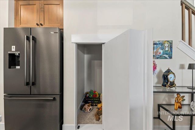 2543 S Via Privada Lane, Boise, ID 83716