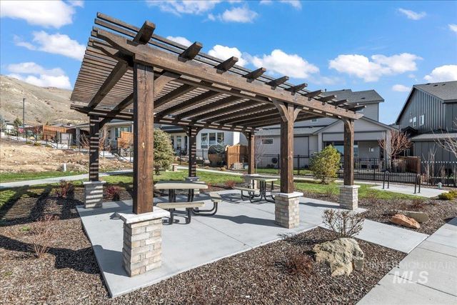 2543 S Via Privada Lane, Boise, ID 83716