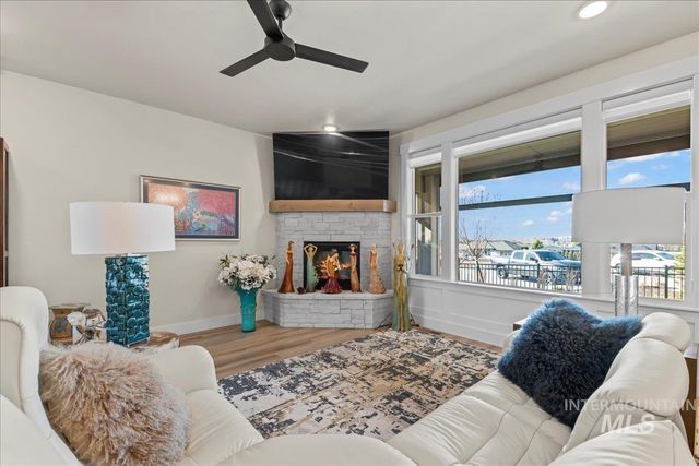 2543 S Via Privada Lane, Boise, ID 83716