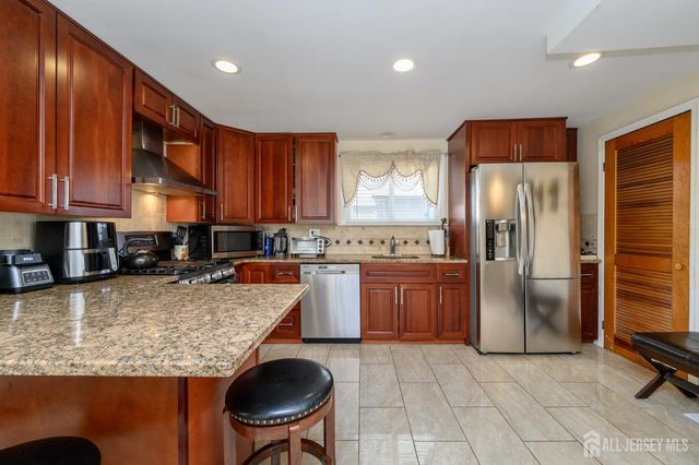 716 4th Street, Lyndhurst, NJ 07071