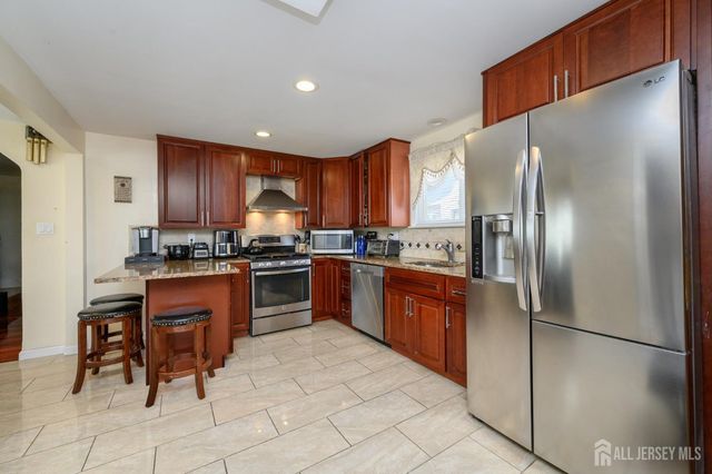 716 4th Street, Lyndhurst, NJ 07071