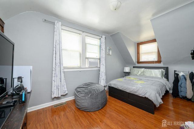 716 4th Street, Lyndhurst, NJ 07071