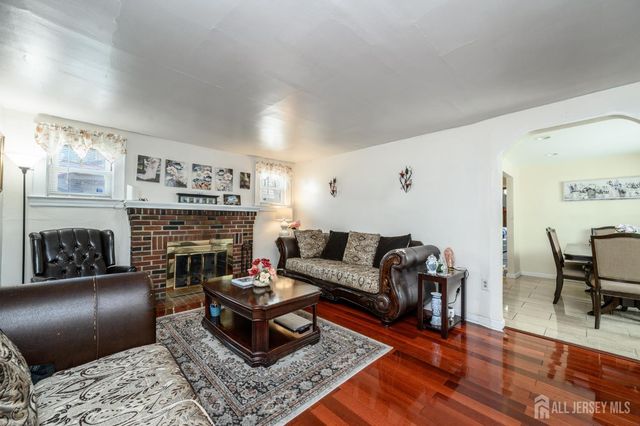 716 4th Street, Lyndhurst, NJ 07071