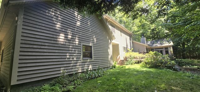 913 W Wellington Court, Muskegon, MI 49441