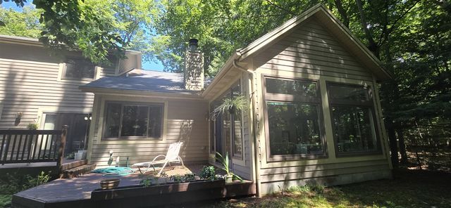 913 W Wellington Court, Muskegon, MI 49441