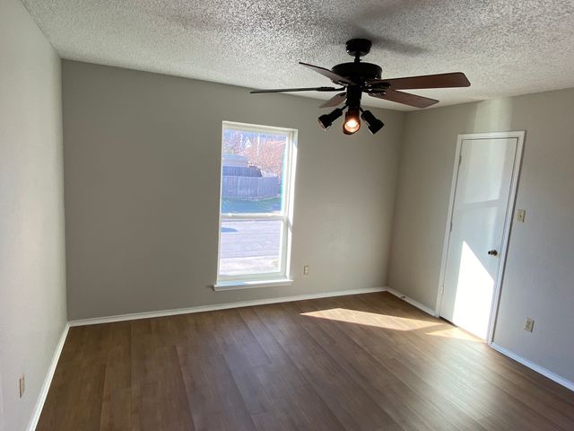 134 Main Place, Euless, TX 76040