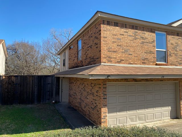 134 Main Place, Euless, TX 76040