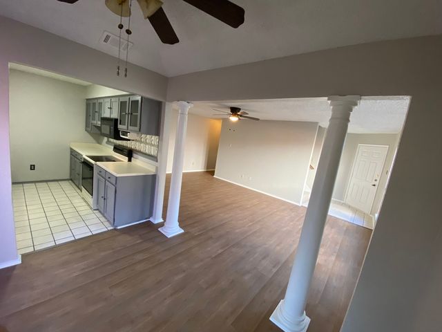 134 Main Place, Euless, TX 76040