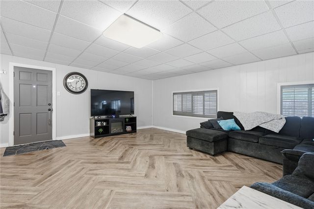 1268 Oak Park Dr, Aransas Pass, TX 78336