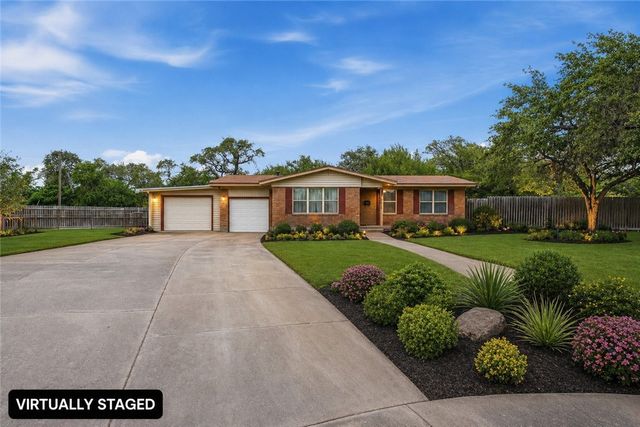 1268 Oak Park Dr, Aransas Pass, TX 78336