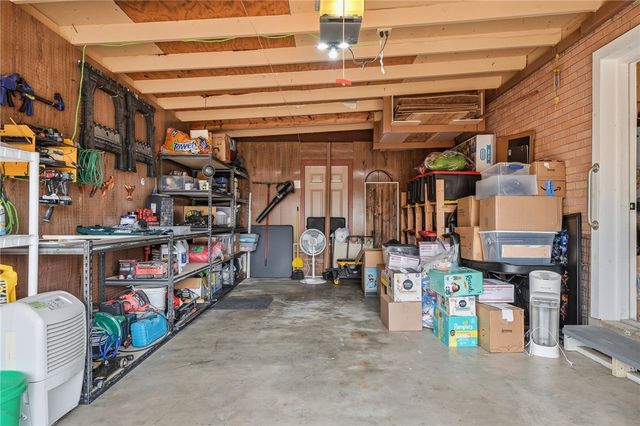 1268 Oak Park Dr, Aransas Pass, TX 78336
